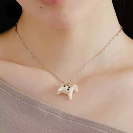 项链;耳环;手链