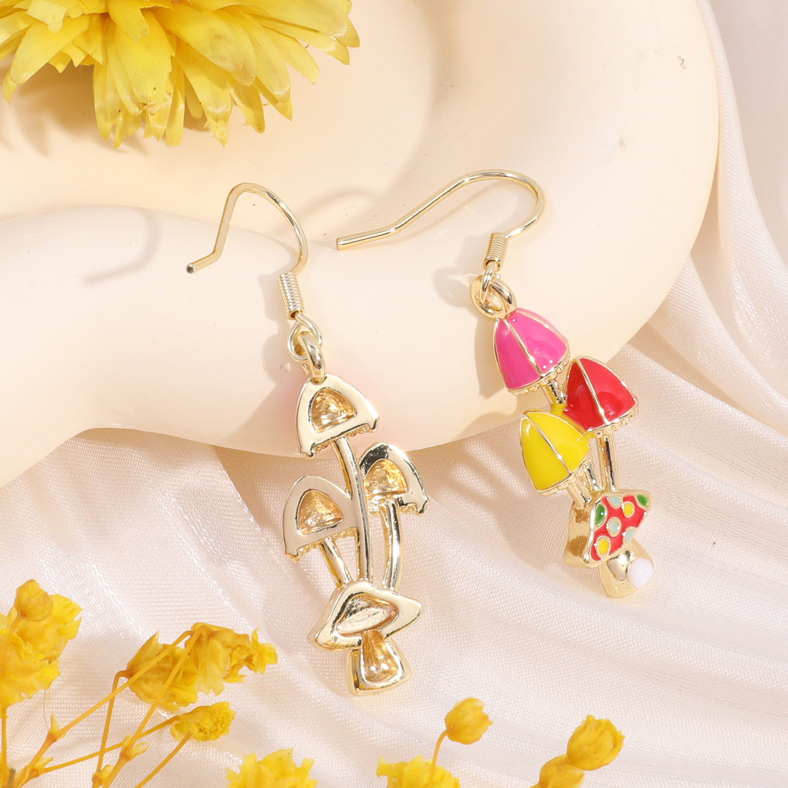 1 Pair IG Style Sweet Mushroom Enamel Zinc Alloy Drop Earrings display picture 7