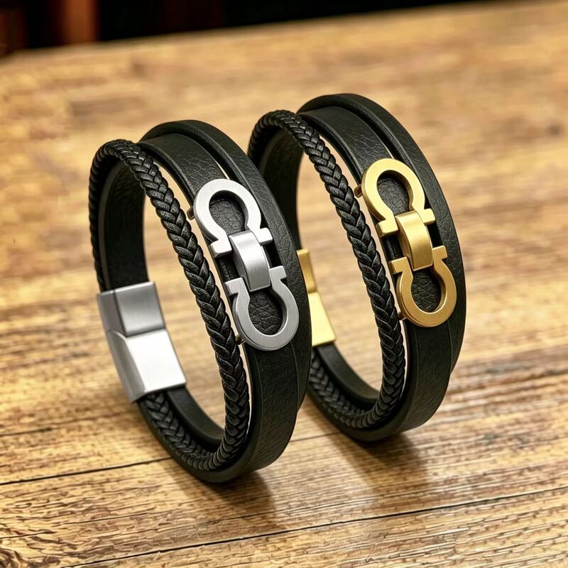 Men's fashion leather frosted bracelet titanium steel accessories European and American jewelry wholesale bracelets for stalls Men's fashion leather frosted bracelet titanium steel accessories European and American jewelry wholesale bracelets for stalls