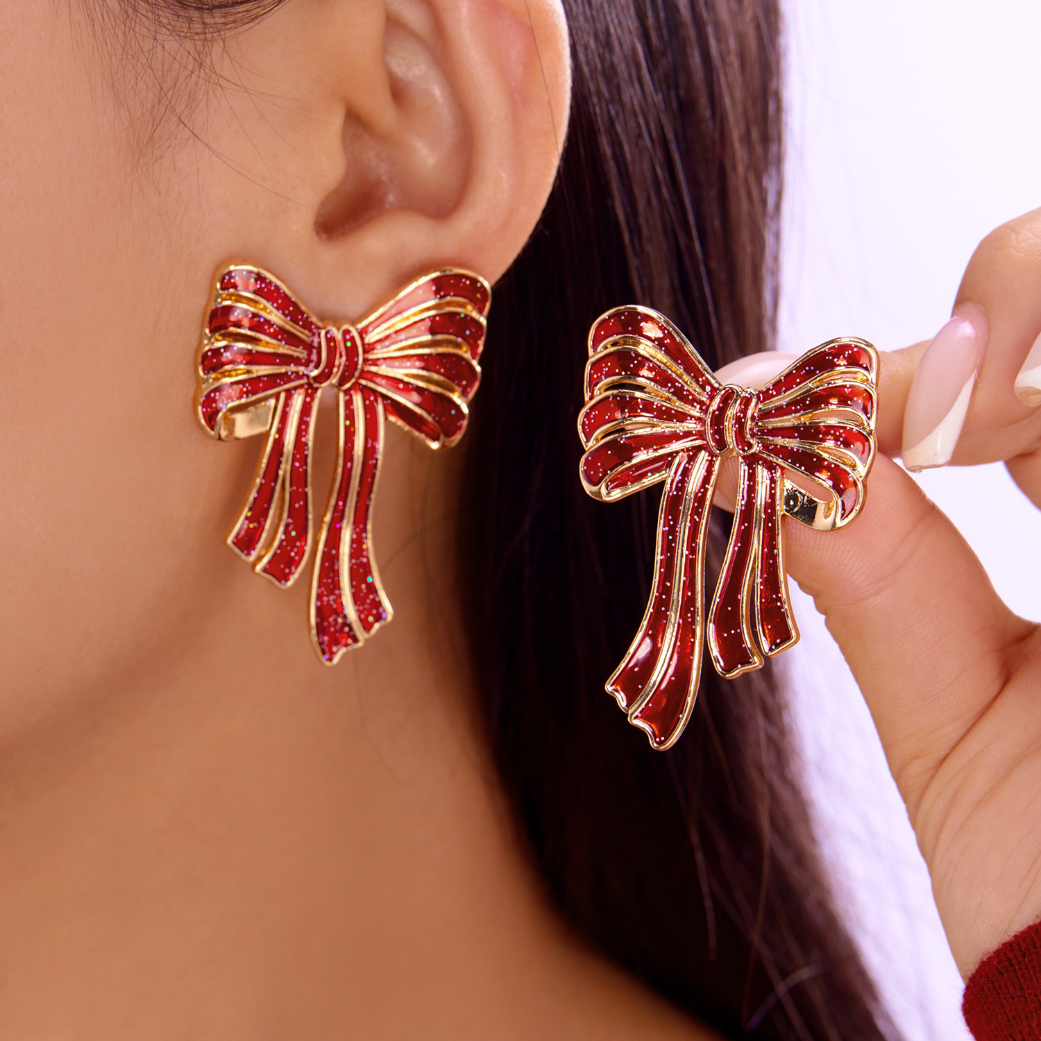 Ventas transfronterizas de nieve roja y verde de Navidad pendientes de muñeco de nieve creativos para mujeres campanas de color minimalistas pernos al por mayor