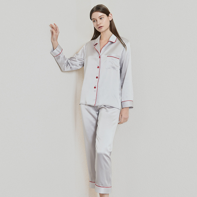 ギフト推奨蝶刺繍シルクパジャマ女性のための新しいスタイル 19 Mumi シルクホーム服桑シルクパジャマセット