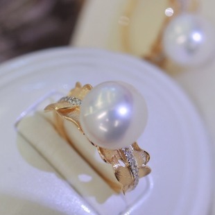 18K Gold Accessories Brushed Leaf Diamond Pearl Ring Diamond 0.1/Ct Picture with 10-11mm Beads