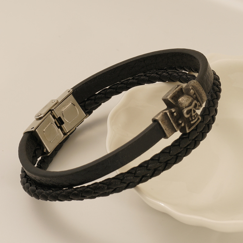 Brazalete de cráneo de acero inoxidable para hombres, estilo europeo y americano, personalidad de los estudiantes, simple pulsera de cuero multicapa para hombres