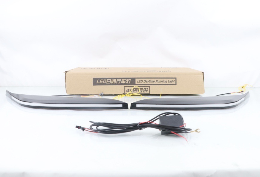 Suitable for 22-23 Toyota Sequoia Tundra Headlight Eyebrow Modification Led Sequential Turn Signal Lights, Dedicated Daytime Running Lights