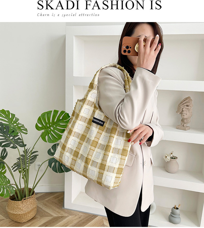 Forest-themed college style artistic girl checkered versatile tote bag, Korean Instagram fresh and cute student class shoulder bag undefined