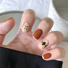 B782 Milk Tea Plaid Short-Style Nail Art Finished Product, Whitening Nail Stickers—Simple & Commuter-Friendly, Factory Direct Supply, Drop Shipping Available