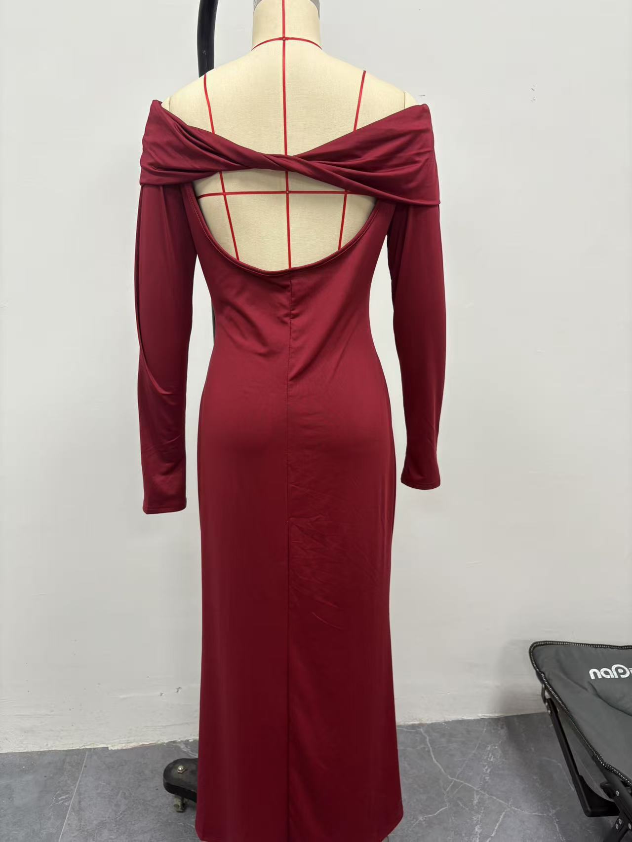 2025 Foreign Trade European And American Women's Clothing Cross Backless Sexy Off-Shoulder Elegant Long Dress_ecoleips.com
