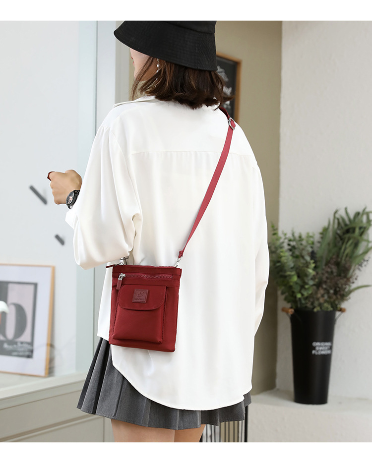 A new minimalist crossbody bag for women, a streetwear portable crossbody bag, water-resistant phone bag and waist bag undefined