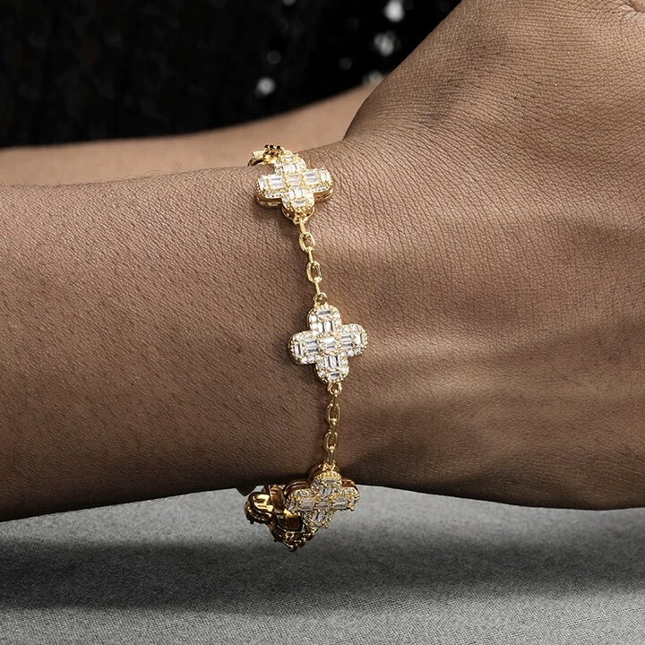 European and American Cross-Border Popular Four-Leaf Clover Full Diamond 18K Gold High-End Versatile White Gold Bracelet Jewelry Wholesale for Men