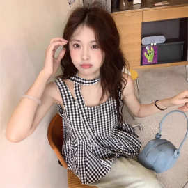 韩系设计感甜妹风格纹U领挂脖背心女夏季新款宽松显瘦小个子上衣