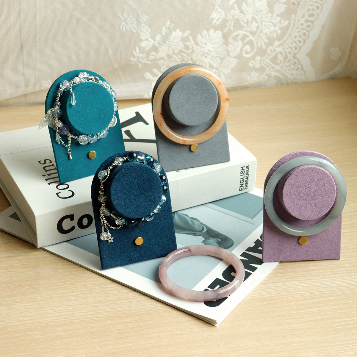 ����չʾ�ܴ��⸴�ŷ������ִ��������������ɰڼ����̳��е���