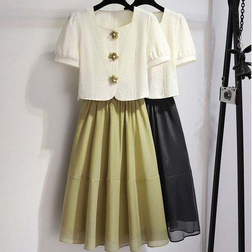 Ladies' Summer 2025 Fresh and Trendy Chinese Style Short-Sleeve Shirt, Stylish, Youthful, Slimming Floral Top