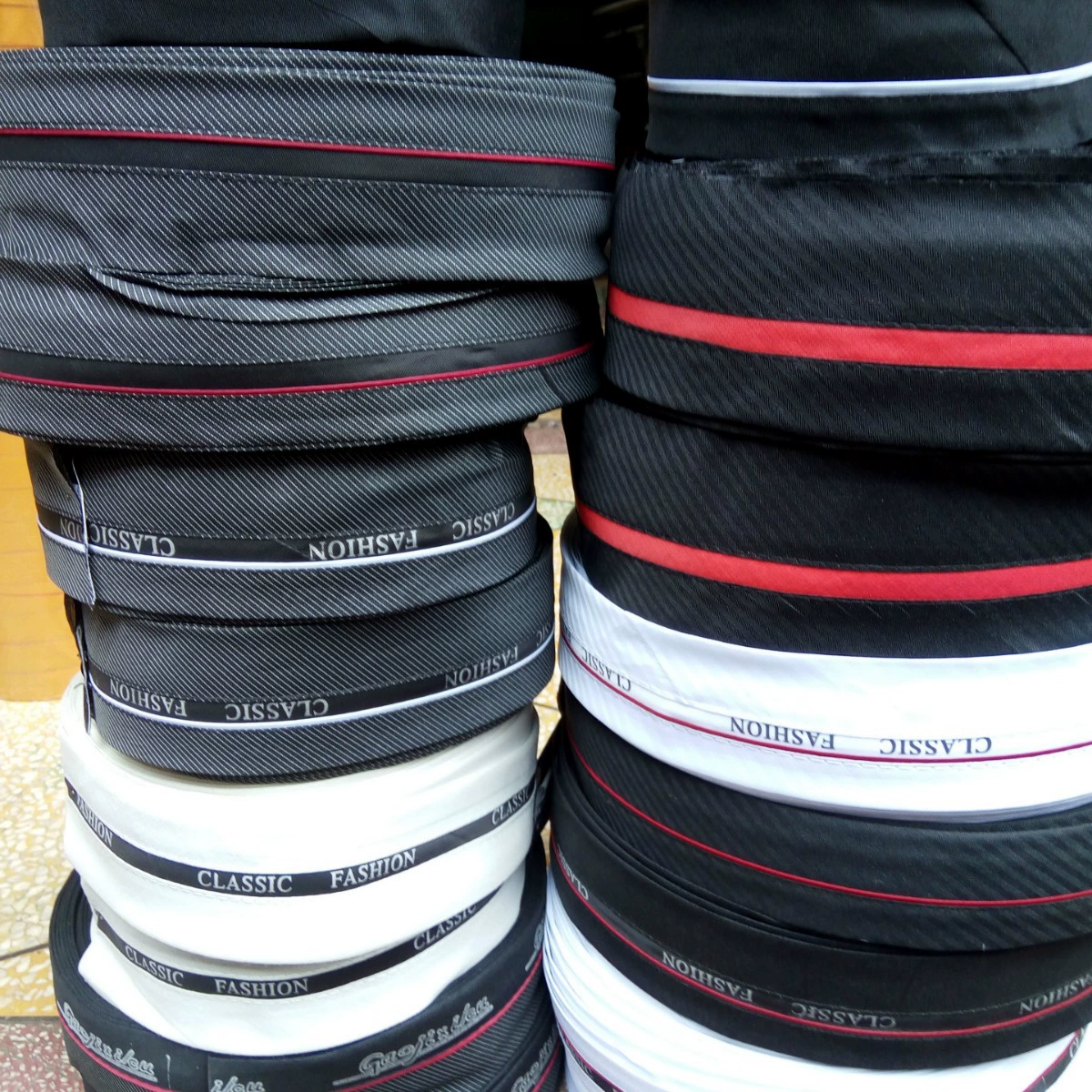 Производитель поставляет различные брюки с принтом на талии с логотипом внутри, аксессуары для одежды, нескользящая талия внутри.