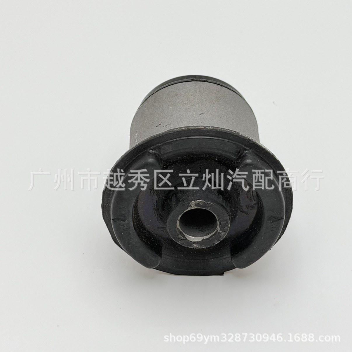 Suitable for Hummer H2 03-09 Front Axle Rubber Sleeve, Front Differential Rubber Sleeve, Fixed Front Axle Rubber Pier 88963599