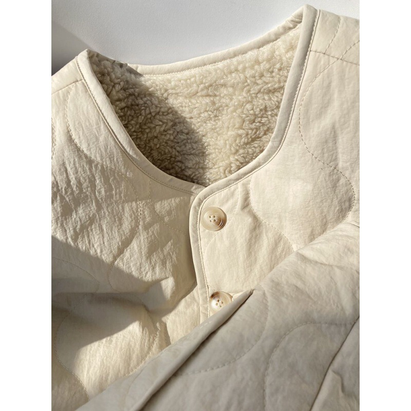 2026 Early Autumn and Winter Quilted Faux Lamb Wool Warm Vest with Large Pockets for Women, Practical Reversible Design Vest 2026 Early Autumn and Winter Quilted Faux Lamb Wool Warm Vest with Large Pockets for Women, Practical Reversible Design Vest