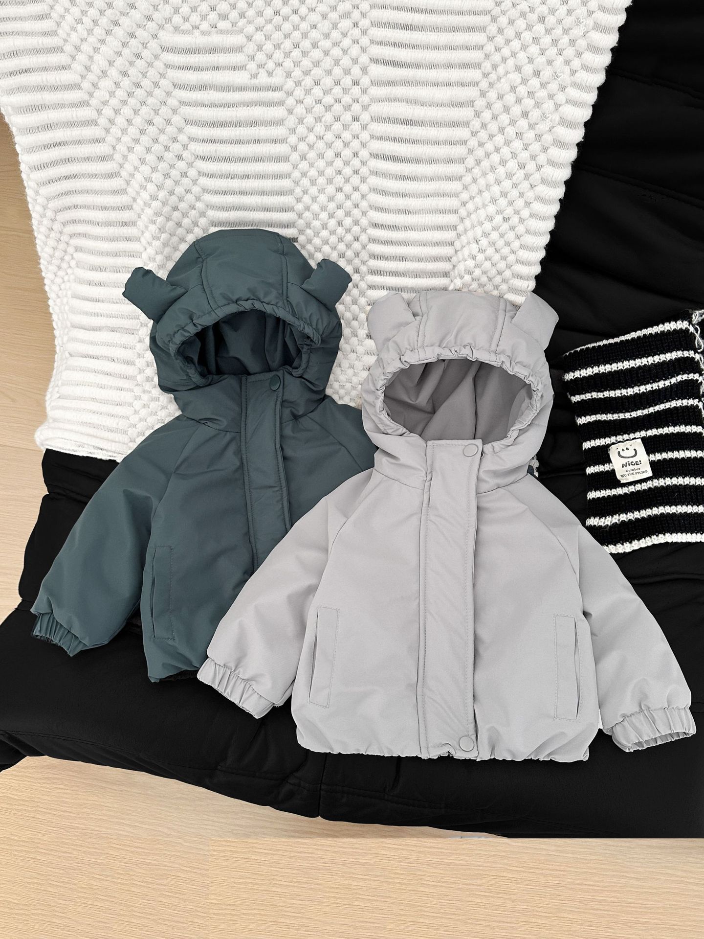 Niños lindos ropa de algodón encapuchado invierno ropa de bebé coreana más chaqueta de algodón gruesa chaqueta de bebé a prueba de viento abrigo cálido