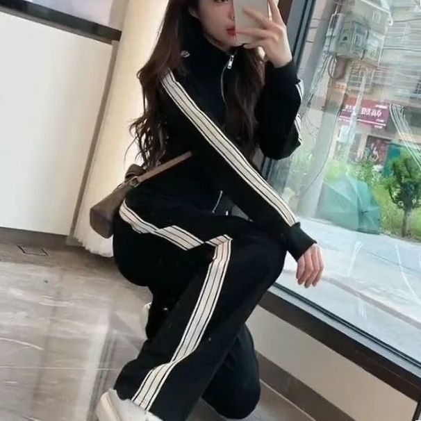 Street Sports Casual Suit for Women Autumn and Winter 2025 New Fashion Velvet Cardigan Sweatshirt Wide Leg Pants Two-Piece Set Trendy