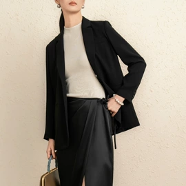 女式毛呢外套;休闲裤;女式羊绒外套