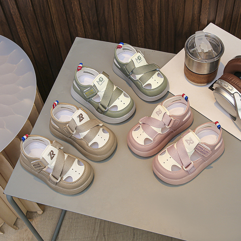 Children's fashionable sandals