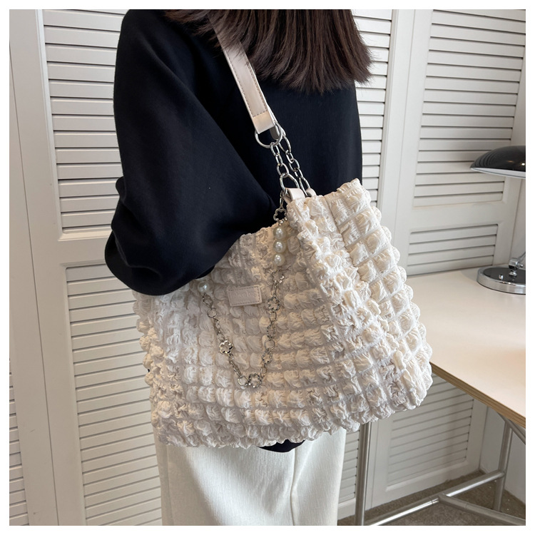Pleated Cloud Shoulder Women's Large Capacity Summer 2022 New Tote Bag display picture 2