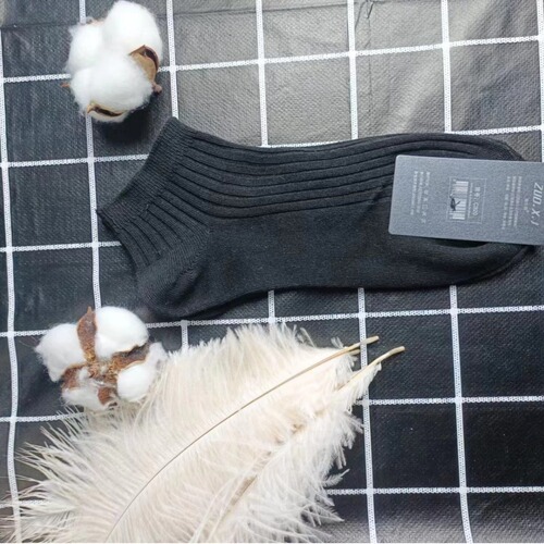 100% Cotton Spring and Autumn Men's Short Socks Casual Sports Northeast Socks Street Vendors Socks Breathable and Comfortable Non-pressing
