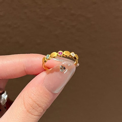 赤い本の爆発的なカラージルコンの指輪の女性の軽豪華な大衆の甘い夏のドーパミンはリングの新型を調節することができます。