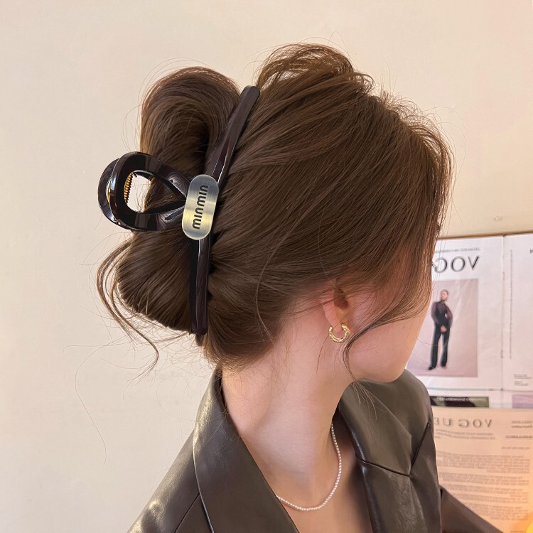 Casual High-Quality Letter Clip for Women, High-End 2025 New Style, Large Shark Clip, Large Hair Clip Headwear Casual High-Quality Letter Clip for Women, High-End 2025 New Style, Large Shark Clip, Large Hair Clip Headwear