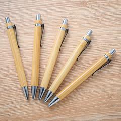 クリエイティブ竹ボールペンオフィス文房具広告ギフトペンはロゴスポットを印刷して竹ペン卸売りを押すことができる
