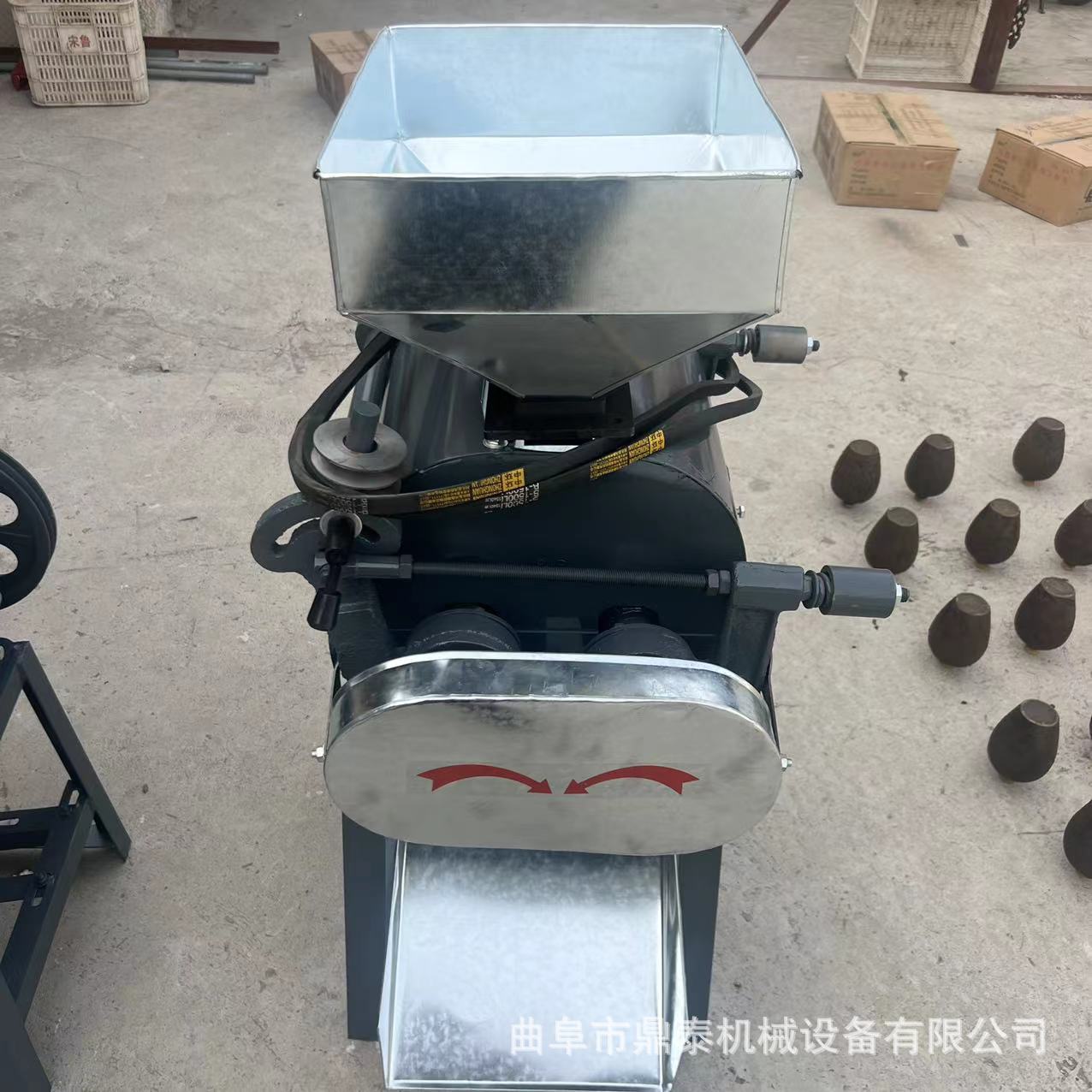 家用养殖饲料对辊挤扁机 油坊黄豆花生压扁机 电动拉丝菜籽轧扁机