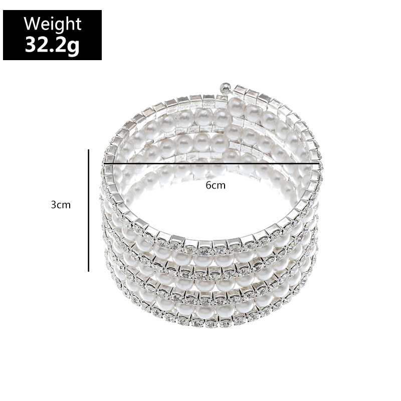 Fashion Geometric Alloy Diamond Women's Bracelets display picture 1