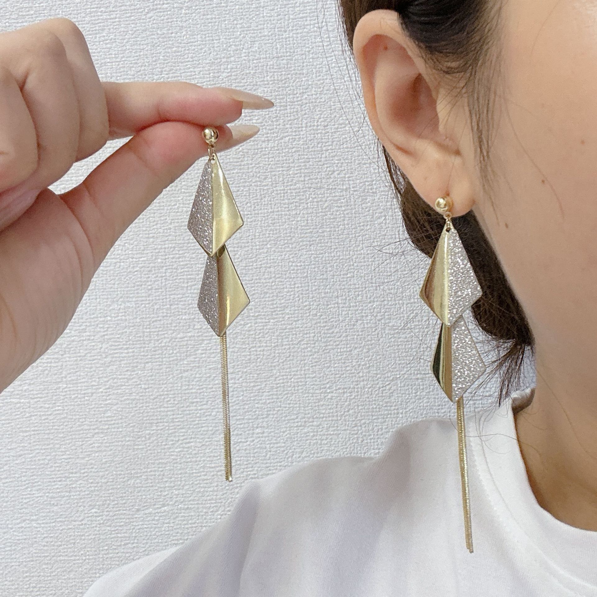 Korean geometric fashionable design universal earrings