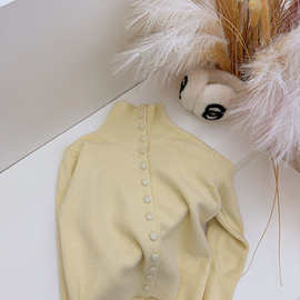 “甜糖”2025秋季新款简约显瘦单排扣毛衣紫色