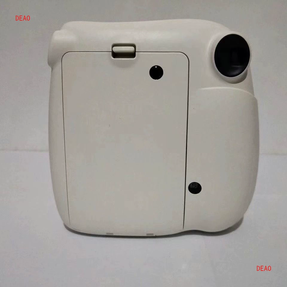 Мгновенная камера (Fujifilm instax) mini7+ — белая, компактная, с опцией коробки с аксессуарами