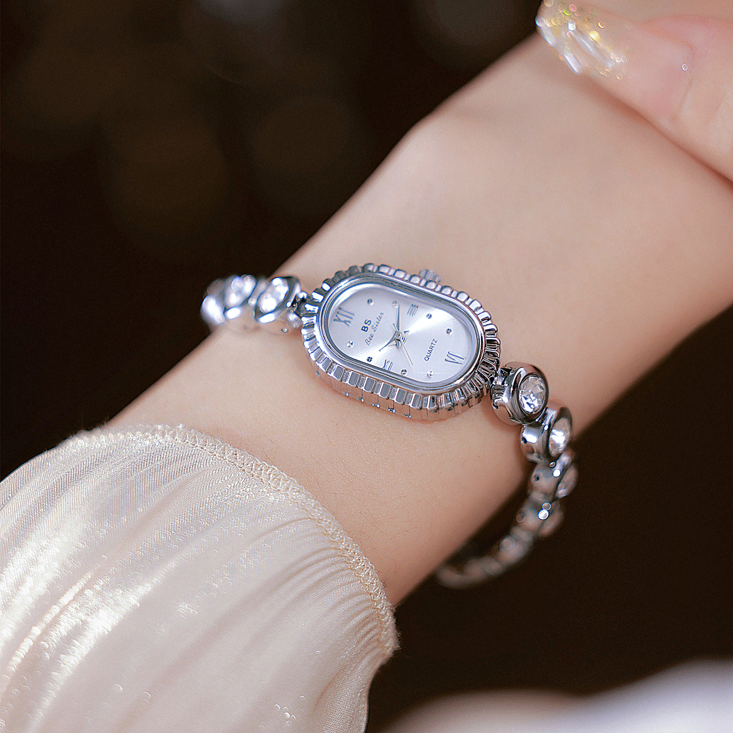 60g Weight Tempered Glass Mirror Material Alloy Strap Material Watch Classification Pointer Display Type Jewelry Buckle Buckle Style Oval Dial Shape Casual, Daily Occasion Quartz Movement Solid Color Pattern Women's Gender Retro Style Retro Solid Color Jewelry Buckle Quartz Watch Women's Watches 13
