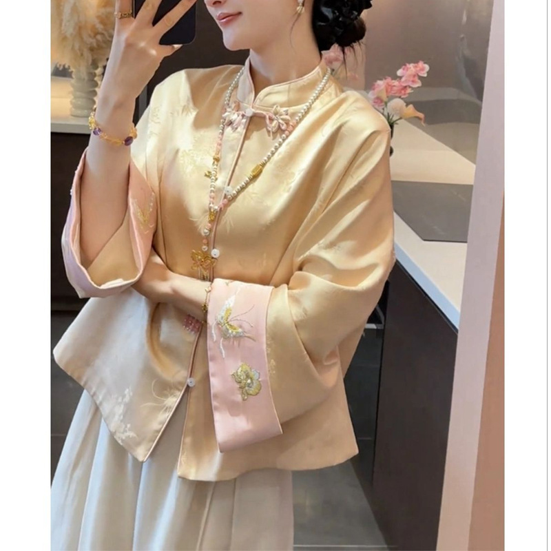 两世欢新中式气质国风缎面提花短外套秋冬新款温婉高级漂亮上衣潮|undefined