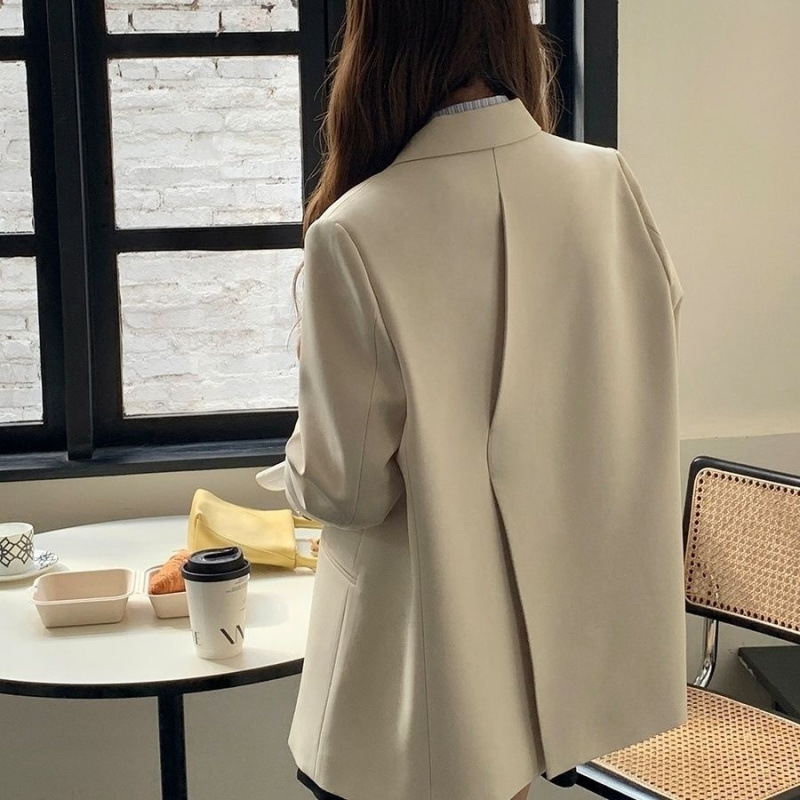 Flip Collar Small Suit Jacket Women's Spring and Autumn Niche Design Korean Style Rear Split All-match Casual Suit Top Trendy
