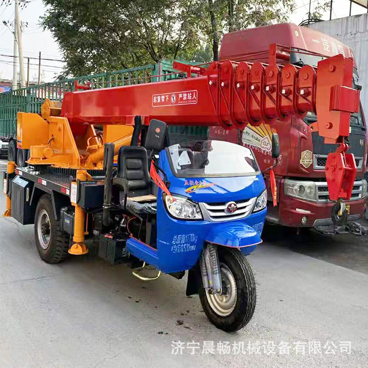 5吨五征三轮车吊车厂 小型三轮随车吊 工程农用吊臂 船吊价格