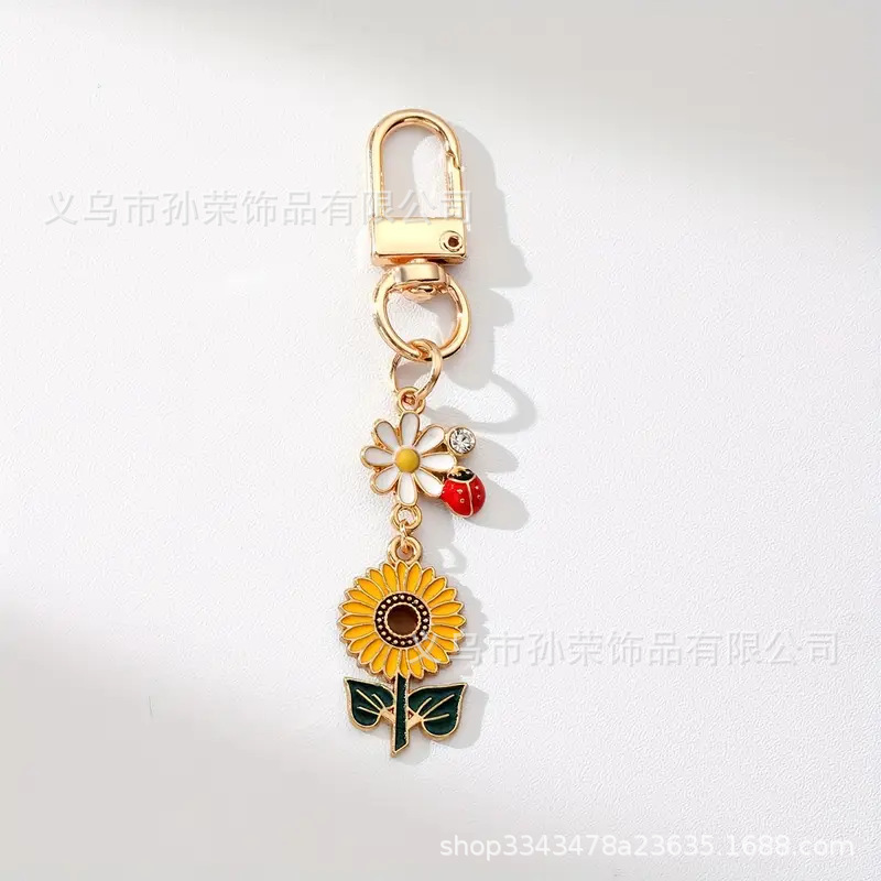 New Sunflower and Ladybug Enamel Zinc Alloy Key Ring Hanging Fresh and Simple Bag Hanging Ornaments New Sunflower and Ladybug Enamel Zinc Alloy Key Ring Hanging Fresh and Simple Bag Hanging Ornaments