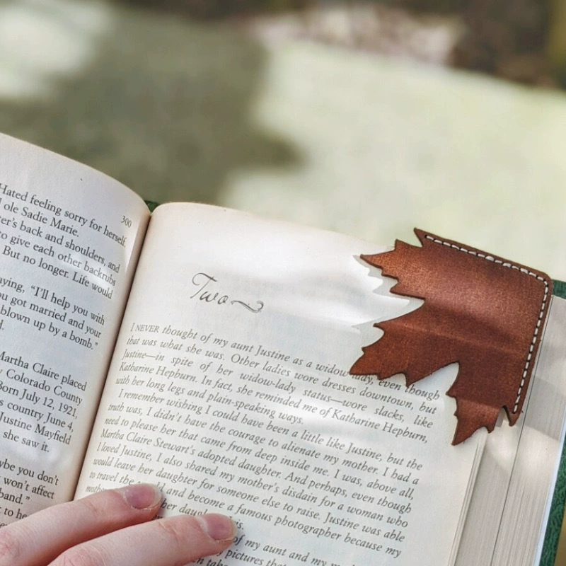 Кленовый лист, чтение, ноутбук, закладка, (Физические), читаемая материал, геолокационная функция