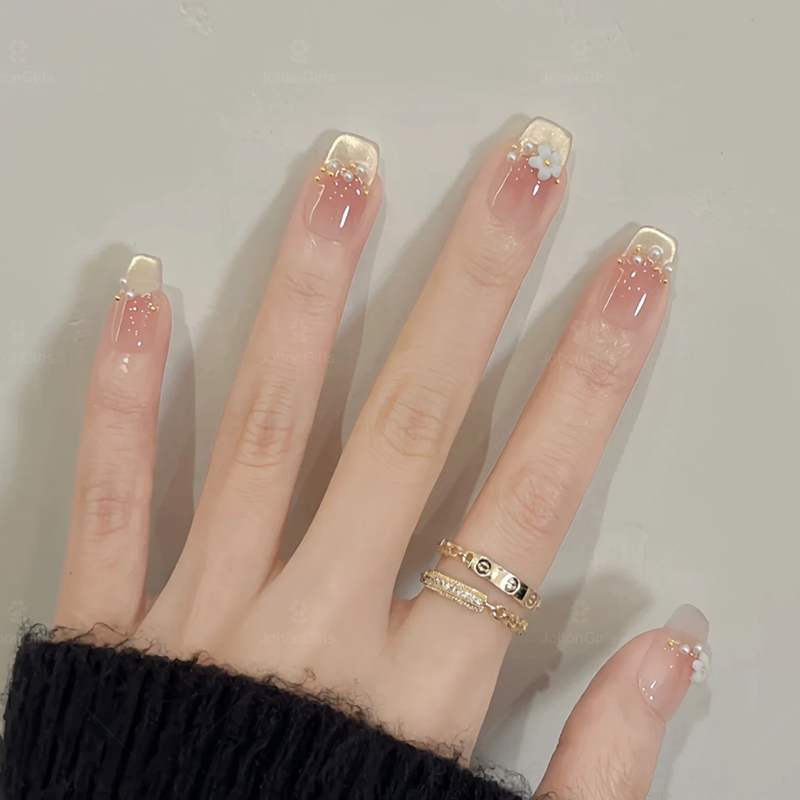 Spring and Summer Short Cream Flower Handmade Cat-Eye Press-On Nails with a High-End Feel, Brightening Effect, Nail Tips Wholesale Spring and Summer Short Cream Flower Handmade Cat-Eye Press-On Nails with a High-End Feel, Brightening Effect, Nail Tips Wholesale