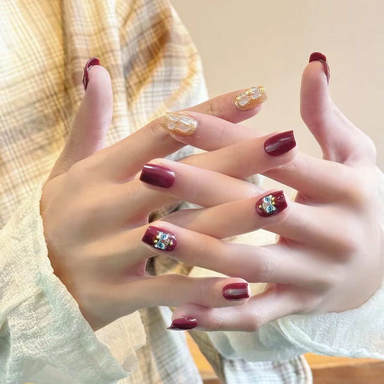 ¡Xingshi NAFU! Año nuevo armadura Lucky Flash con diamantes uñas falsas blanco corto estilo chino Año Nuevo