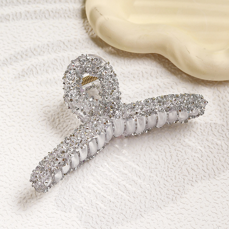 Pinza shark con detalles de diamante imitación – elegante, con cinta decorativa image 3
