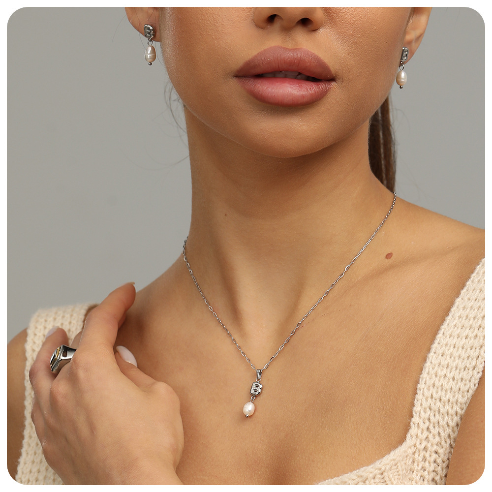 TENA collar de acero inoxidable de perlas verdaderas simplista de alto nivel nicho de diseño de acero de titanio collar de collar para mujeres image 3