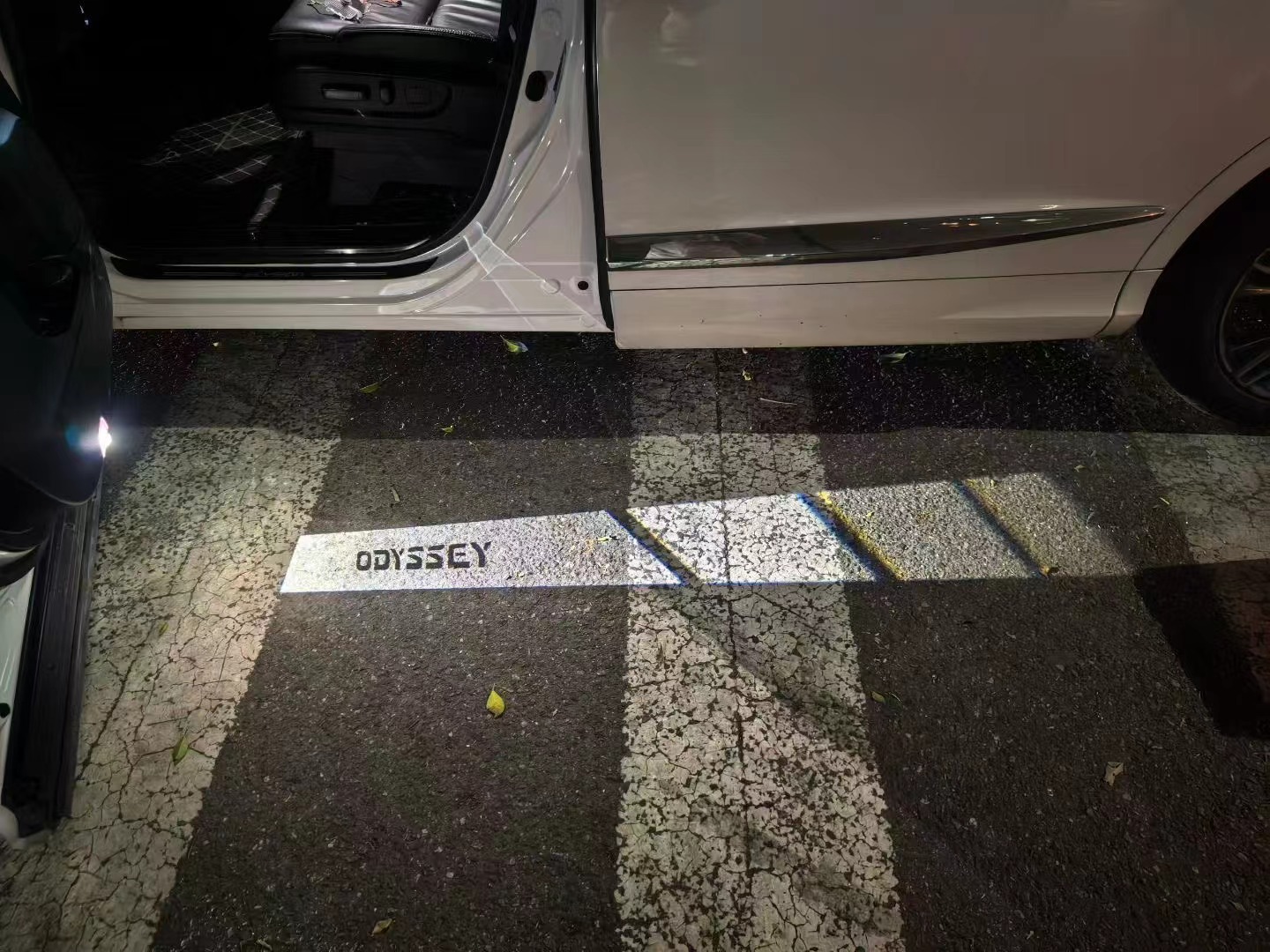 Aplicable a Honda Accord Odyssey luces de bienvenida luces de puerta luces de proyección no desvanecen luces de tierra luces de atmósfera
