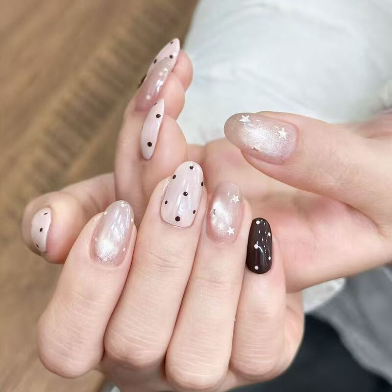 Handmade Nail Art with Pink and Brown Polka Dots, Korean Style Cat Eye and Star Design, Short Nail Tips with a High-End Feel, Simple and Versatile Nail Stickers