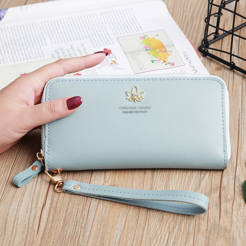 Korean Mid-length Maple Leaf Zipper Wallet Wholesale display picture 4