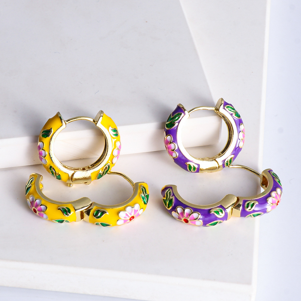 Vente En Gros Bijoux Motif Fleur Boucles D&#39;oreilles En Cuivre Plaqué Or Multicolore Nihaojewelry display picture 17