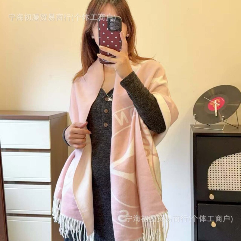 正确版本长双面仿羊绒围巾女高级感秋冬老花字母披肩加大保暖加厚|undefined