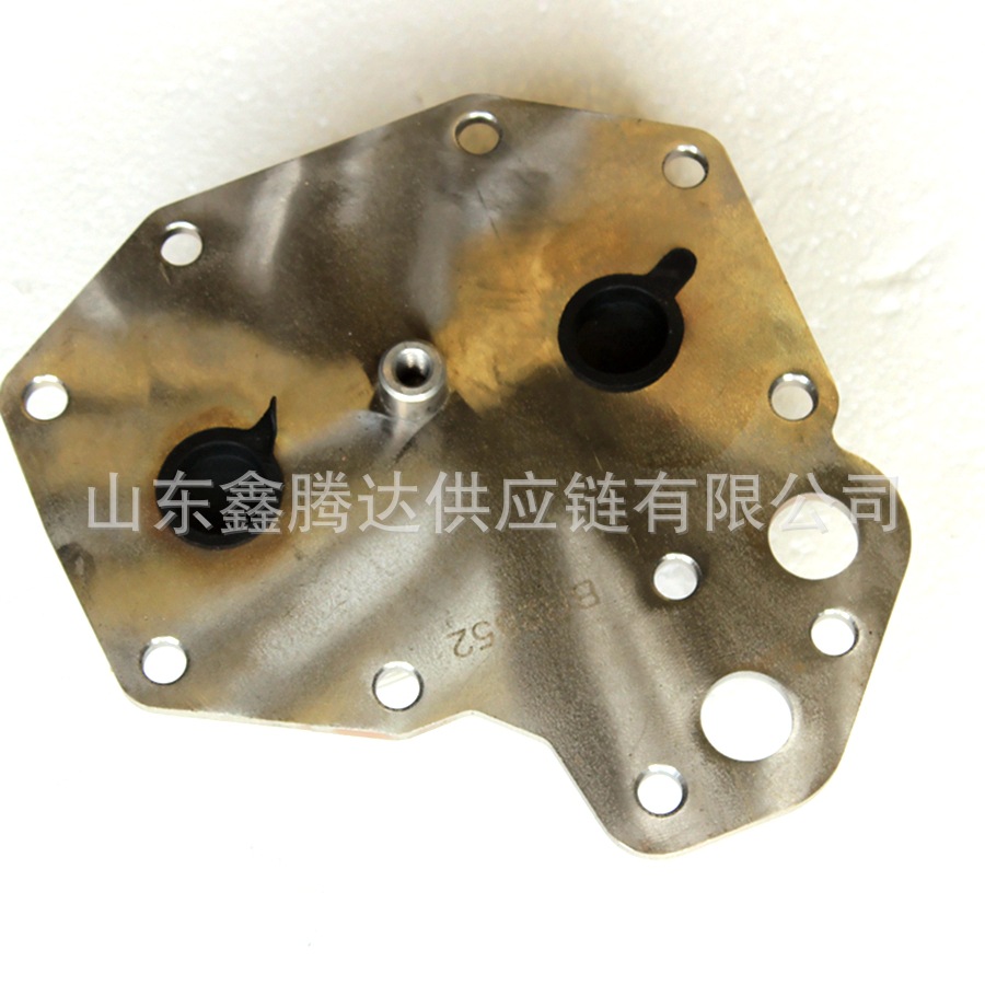 Oil Cooler 9041801065 0001802665 Is Suitable for Mercedes-Benz Engine Commercial Vehicle Radiator