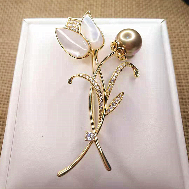 New Luxury Jewelry Tulip Pearl Brooch Pins for Women Fashion Temperament Dress Corsage Pin Vintage Shawl Buckle Clothing Accessories Brooches